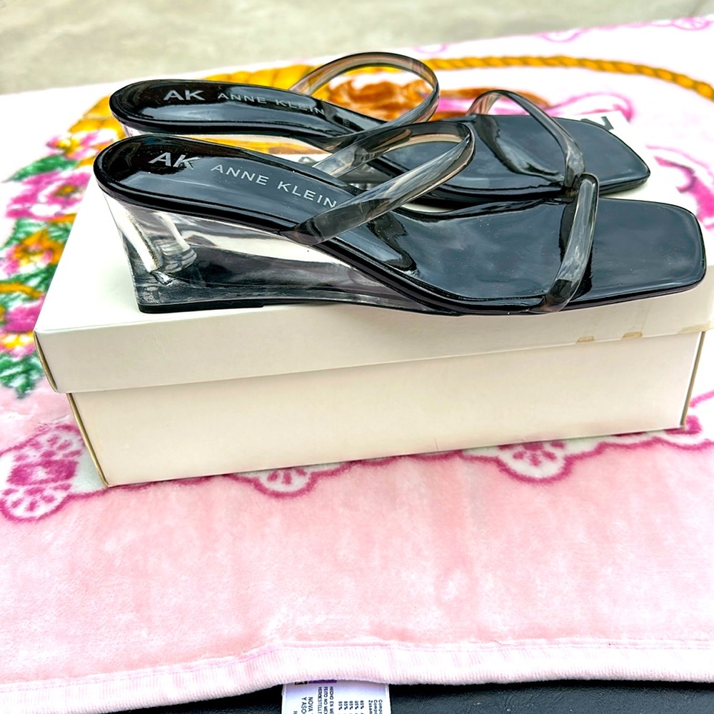 ANE KLEIN ladies wedge heel